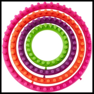 Multicolored circular knitting loom
